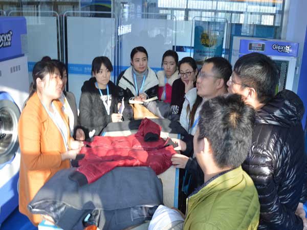 洗衣店連鎖加盟哪家好？潔希亞干洗加盟