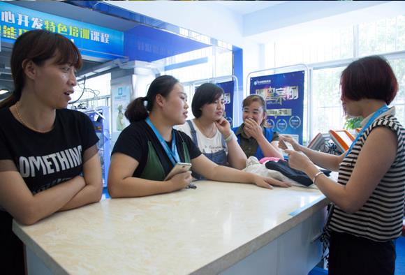 干洗店自己開好還是加盟好